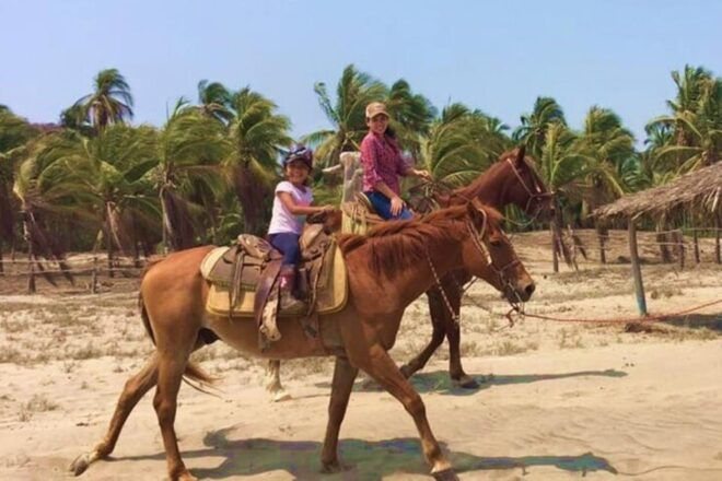 Zihuatanejo: Horseback Riding Tour With Playa Larga Beach - Tour Inclusions and Exclusions