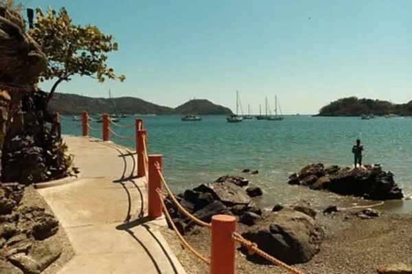 Zihuatanejo: Ixtapa Island Tour - Pickup and Transportation