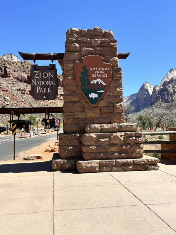 Zion National Park Canyon Overlook and Riverside Walk Hiking Tour - Who should book this outing?