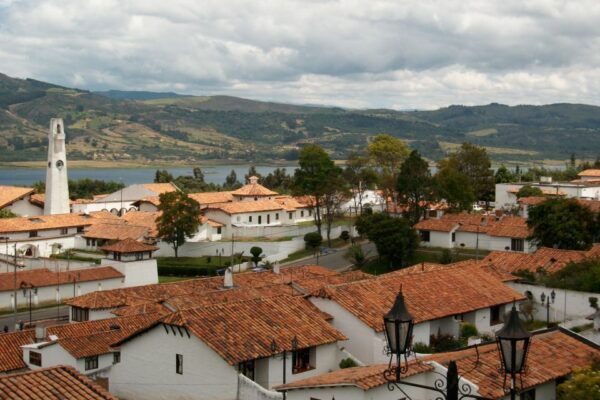 Zipaquirá & Lake Guatavita: Transportation Day Trip - Transportation Information