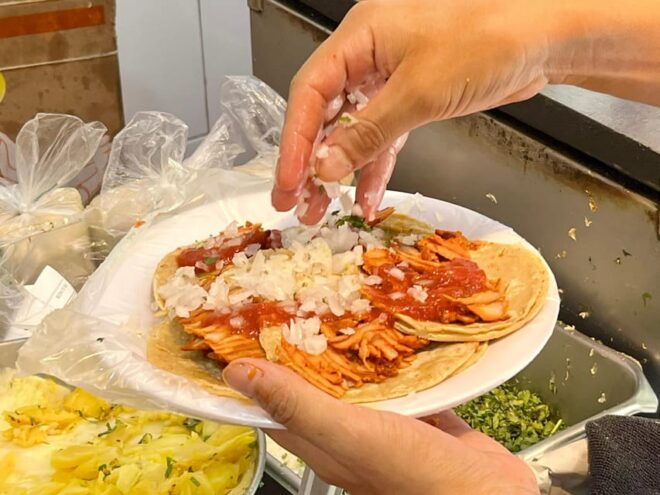 Zocalo Tacos Tour by Michelin-Starred Chef Vicente Torres - Exploring the Zocalo Neighborhood