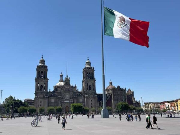 Zocalo Tacos Tour by Michelin-Starred Chef Vicente Torres - Cultural and Historical Insights
