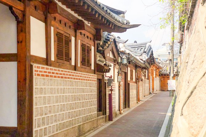 Zombie Royals Outdoor Escape Game in Seoul - Common Questions