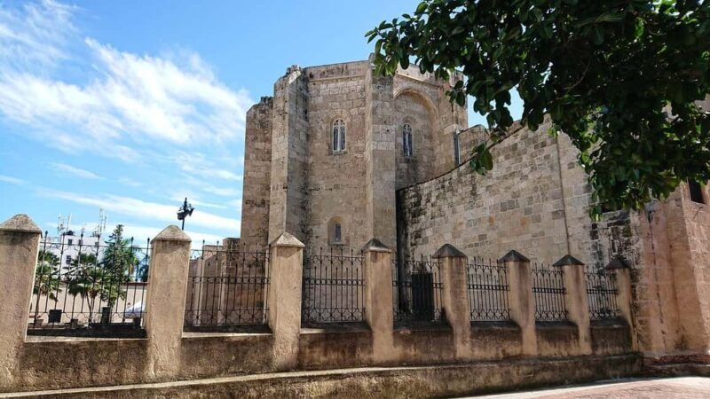 Zona Colonial Hictorical Tour with a local artist - Good To Know