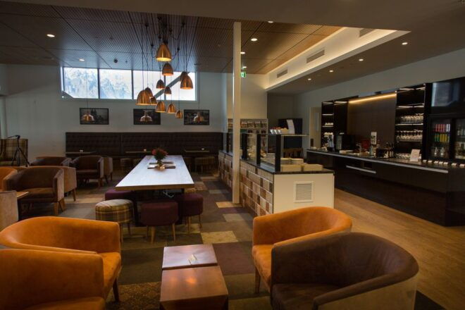 ZQN Queenstown Airport: Manaia Lounge Access - Lounge Facilities and Amenities