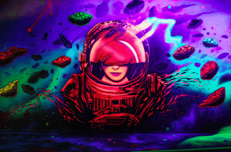 Zurich: Black Light Galaxy Minigolf - Course Features