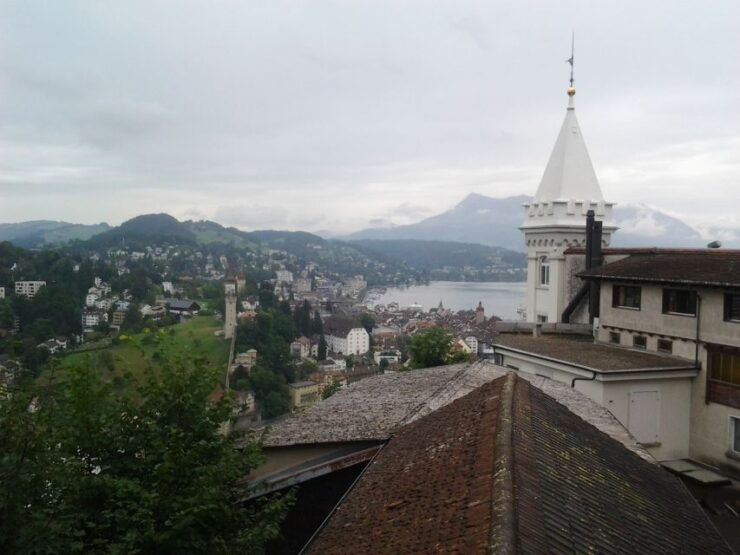 Zürich Charms: Private City Center Walk and Lake Cruise - Experience Highlights