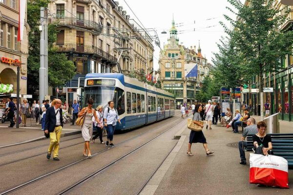 Zurich: City Tour & Stein Am Rhein and Rhine Falls - Panoramic City Views
