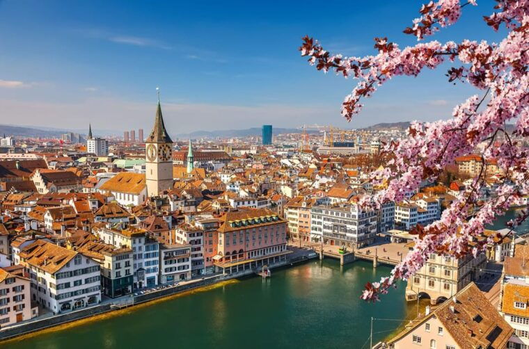 Zurich: City Tour With Boat Trip, Lindt Museum, & Cable Car - Savoring the Flavors of Swiss Cuisine