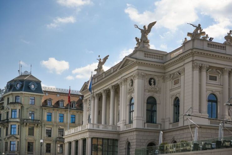 Zurich Discovery Walking Tour - Experience Highlights