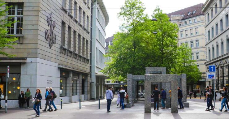 Zurich: Exclusive Swiss Banking Tour With a Local - Tour Experience Highlights