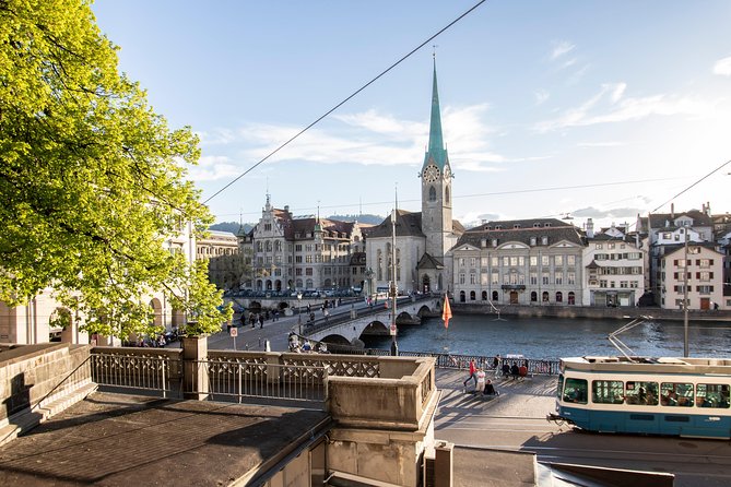 Zurich Highlights Small-Group Photo Tour With a Local - Tour Overview