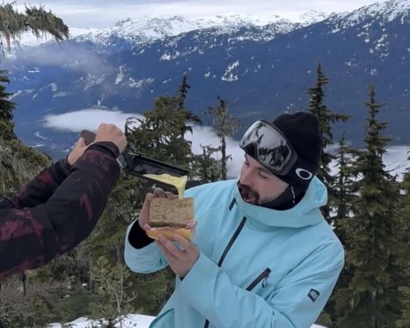 Zurich: Hike Up Zurich's Viewpoint & Enjoy Outdoor Raclette - The Guided Hike to Uetliberg