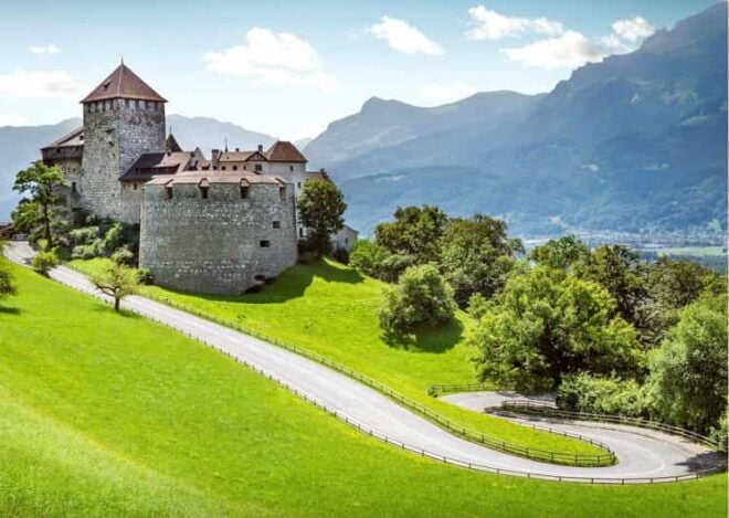 Zurich: Liechtenstein, Austria, Germany and Swiss Day Trip - Transportation and Pickup Details