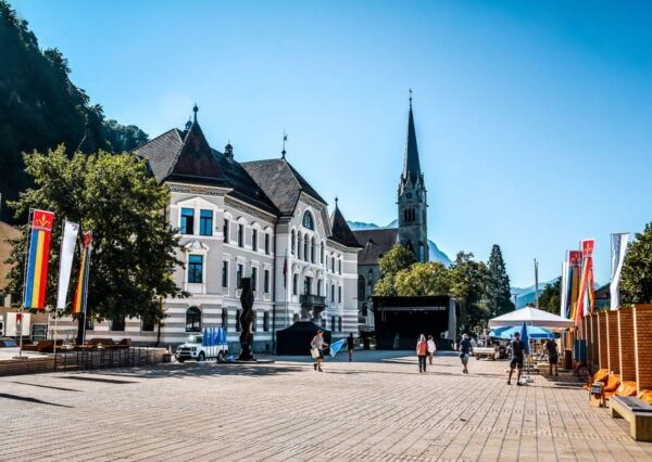 Zurich: Liechtenstein, Austria, Germany and Swiss Day Trip - Museums and Old Town in Bregenz