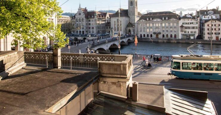 Zurich: Private Exclusive History Tour With a Local Expert - Tour Duration and Guide Availability
