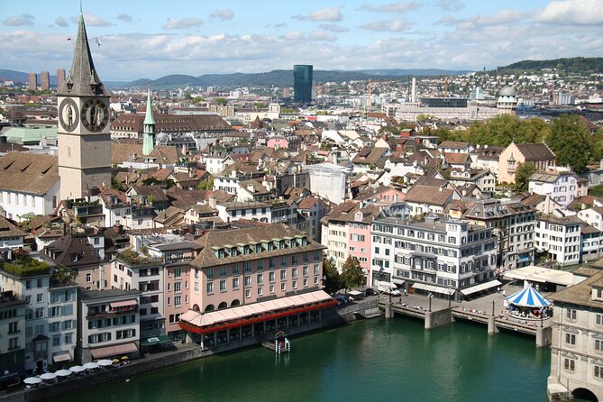 Zurich Private Walking Tour With a Local Guide - Guides Knowledge and Tour Concept