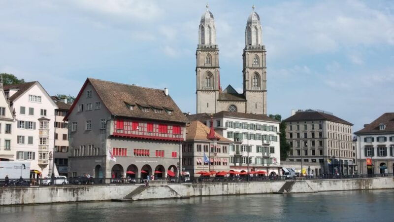 Zurich: Private Walking Tour With a Tour Guide - Expert Local City Guide