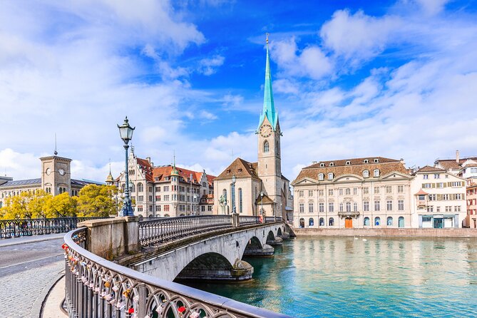 Zurich Scavenger Hunt and Best Landmarks Self-Guided Tour - Food, Drinks, and Breaks