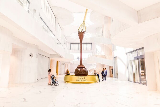 Zurich Sightseeing With Lake Cruise and Lindt Home of Chocolate - Tour Overview