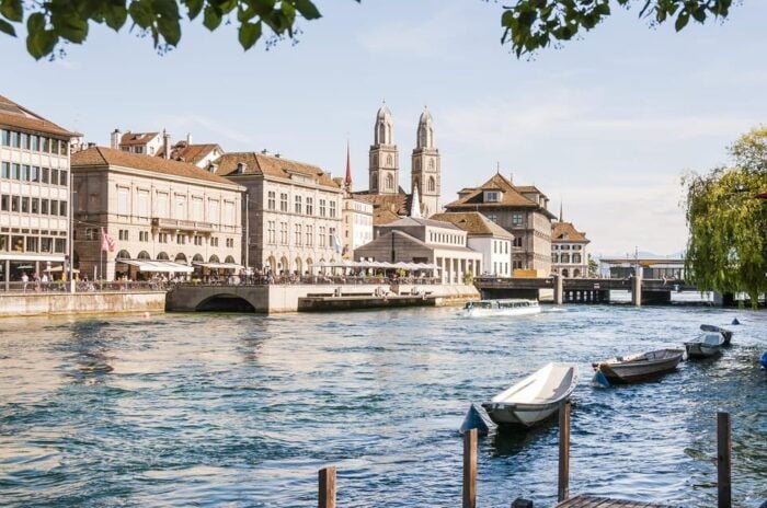 Zurich: Stein Am Rhein, Rhine Falls & Lake Boat Cruise - Relaxing at the Lindenhof