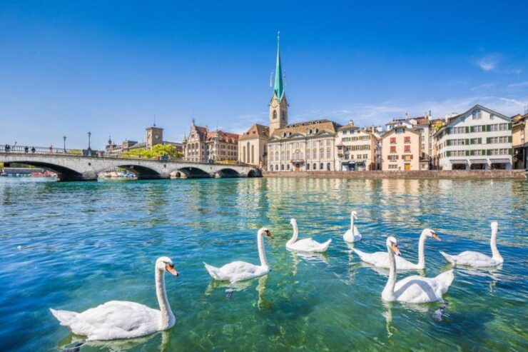 Zurich, Switzerland: Historical Walking Tour in Portuguese - Tour Details