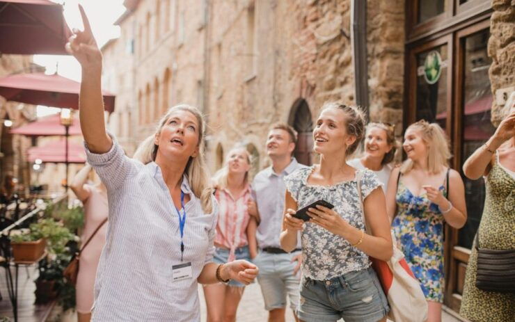 Zurich, Switzerland: Historical Walking Tour in Portuguese - Experience Highlights