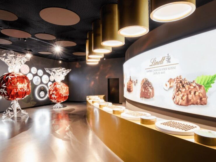 Zürich With Cruise and Lindt Home of Chocolate (Private) - Meeting Point Information