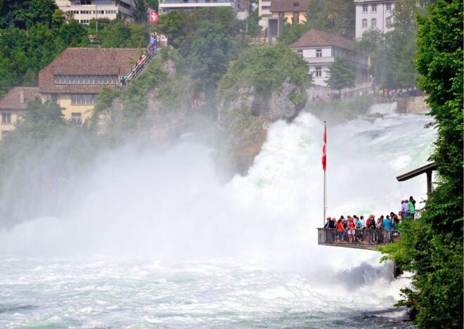 Zürich:Private Car Tour- Rhine Falls, Titisee & Black Forest - Key Attractions Explored
