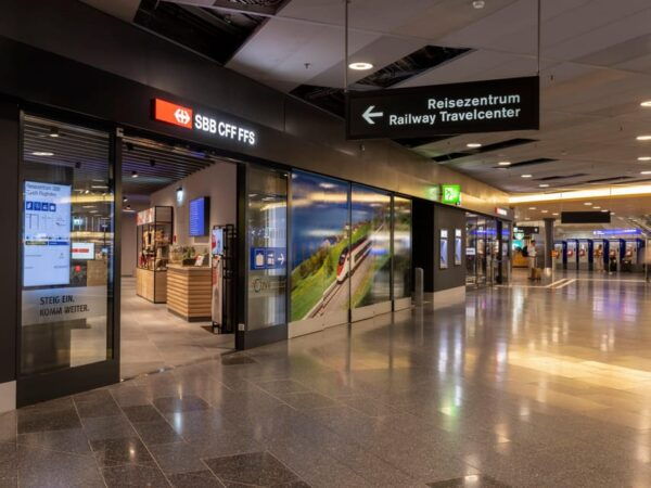 ZVV 1-Day Pass: Unlimited Travel in Zurich Zone 110 & 121 - Ideal for Various Travelers